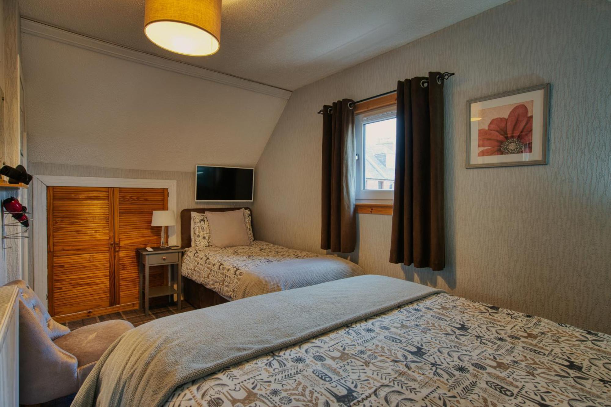 Pitfaranne Guest House Inverness Buitenkant foto